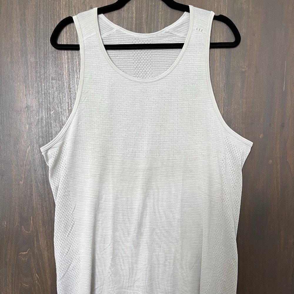 Lululemon Metal Vent Breathe Tank – Size L – White